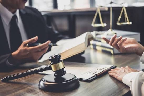 Міграційний адвокат в Україні: хто він і чим займається Міграційний адвокат в Україні: хто він і чим займається